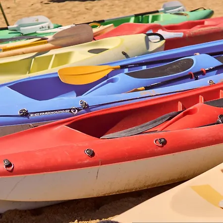 Sunny Terrace And Modern Comforts By The Pool *