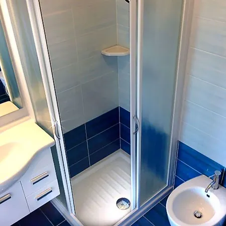 Appartement Sunny Terrace And Modern Comforts By The Pool Bibione