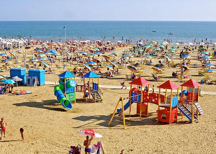 Sunny Terrace And Modern Comforts By The Pool Apartment *