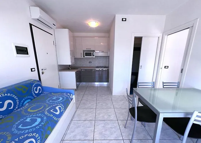 Sunny Terrace And Modern Comforts By The Pool Bibione